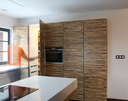 bodinger - interiér dům velká polom kuchyň - 00014