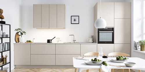 Kueche-Siena-Sandgrau-Hauptaufnahme